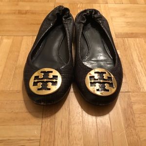 Tory Burch reva flat in navy croc 8.5